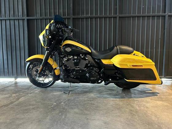HARLEY-DAVIDSON STREET GLIDE SPECIAL 